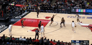 勇士连丢多个空位三分!公牛趁势打出18比0!
